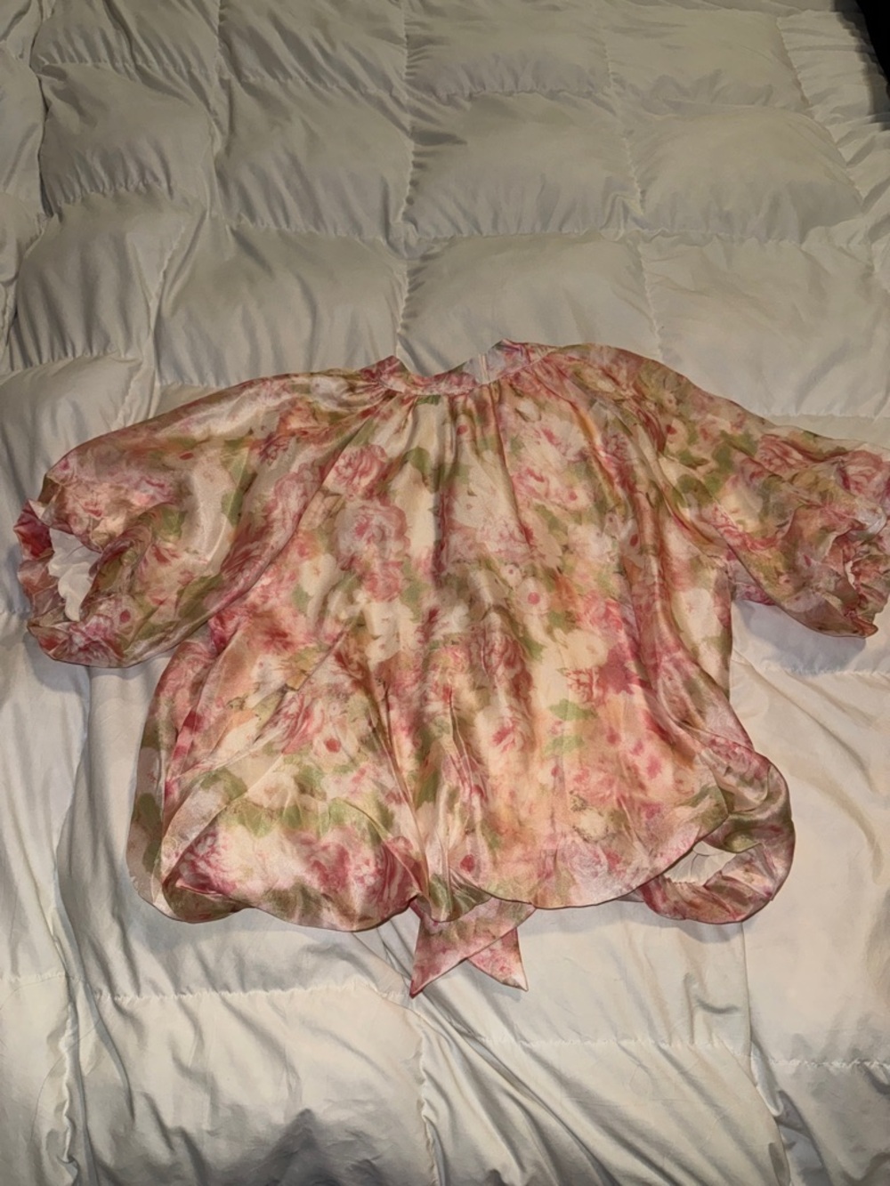 easel Watercolor Floral Puff-Sleeve Blouse in Pink and Cream